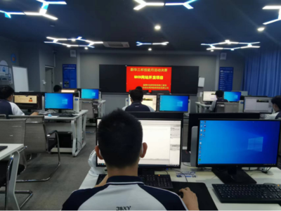 练专业技能展学生风采——信息工程系技能竞赛决赛精彩上演